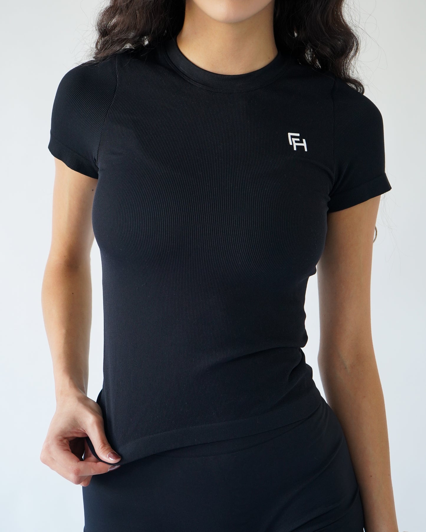 Ribbed Seamless T-Shirt- Black