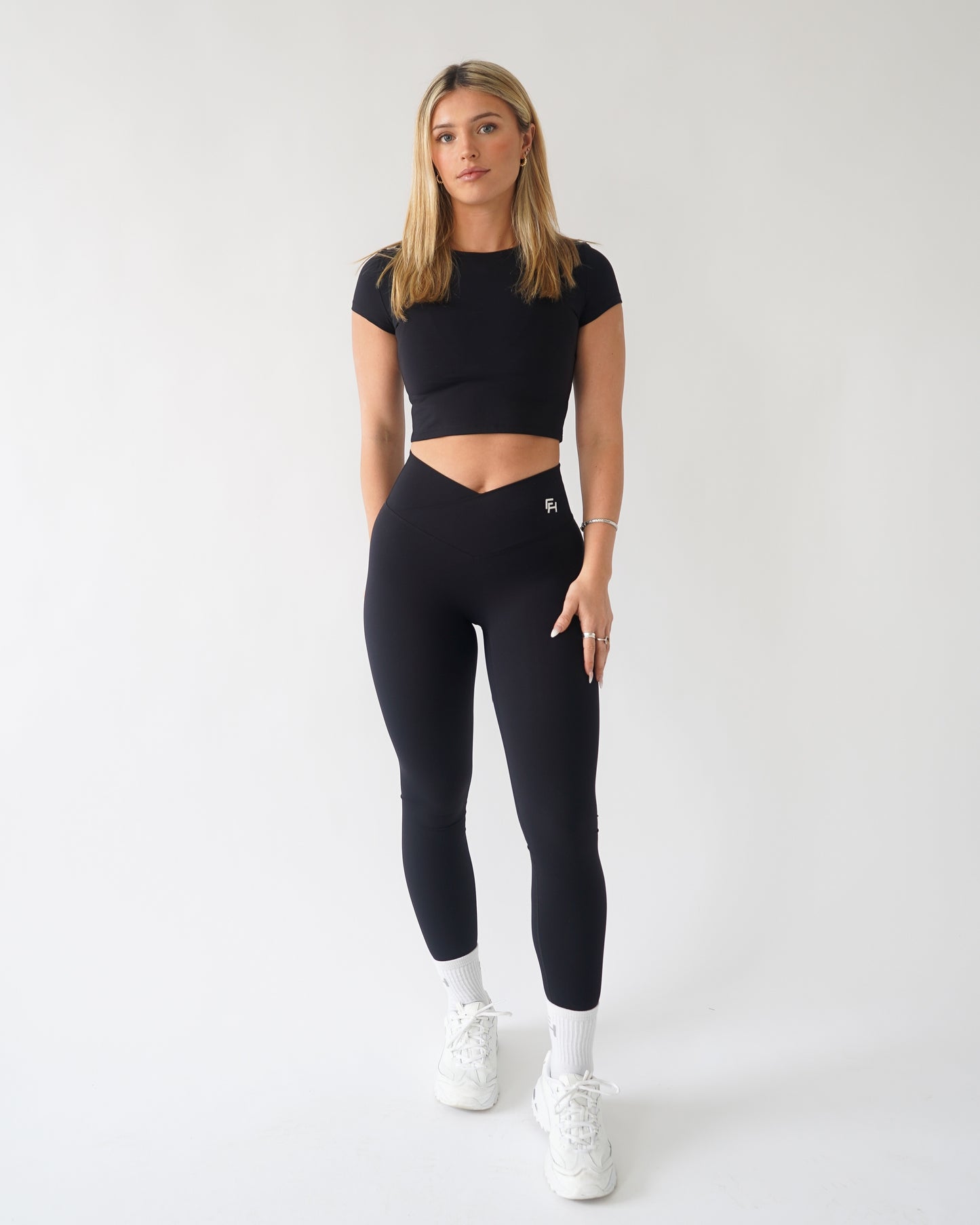 Onyx V Waist Leggings - Black