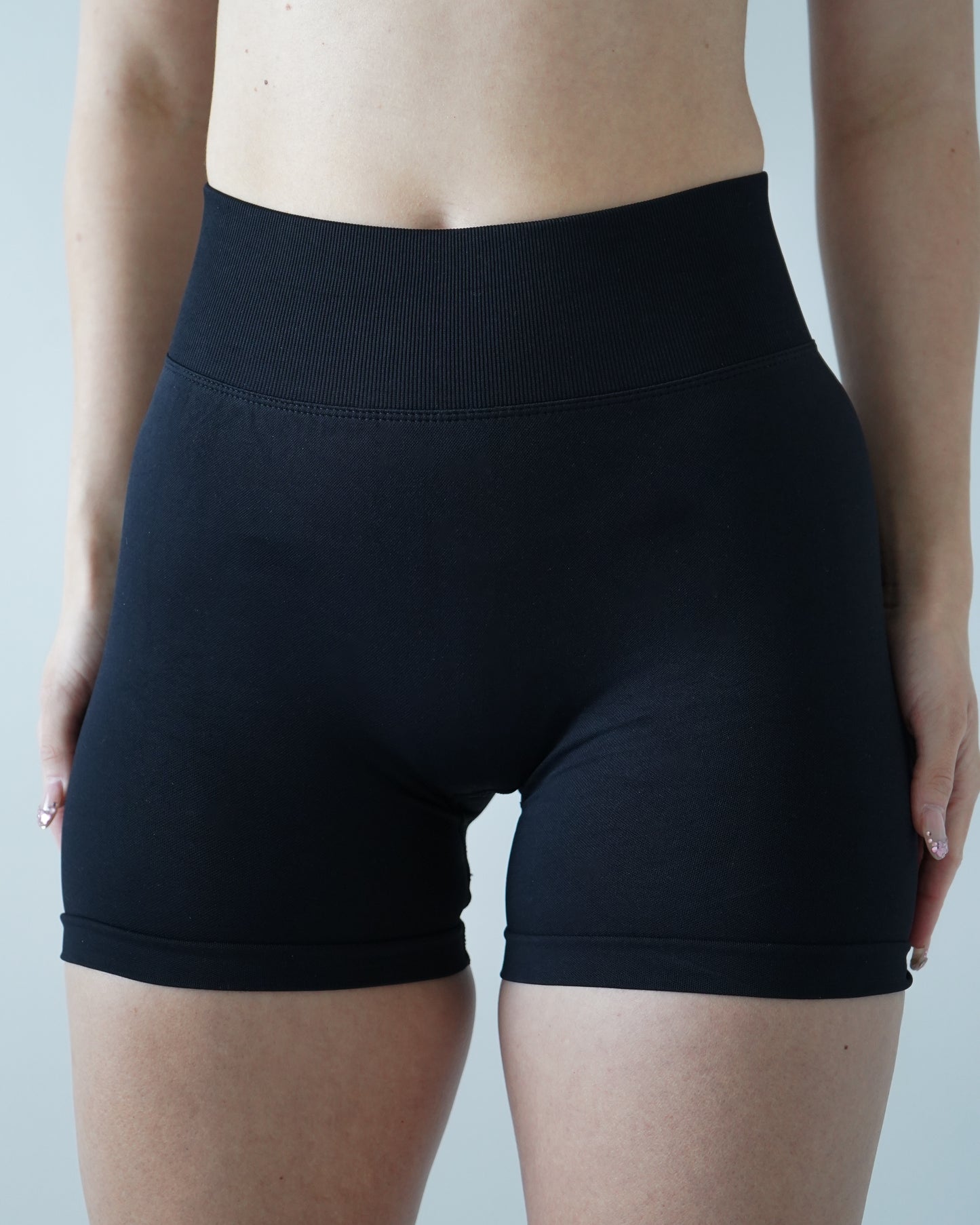 Enhance Contour Shorts 5" - Black