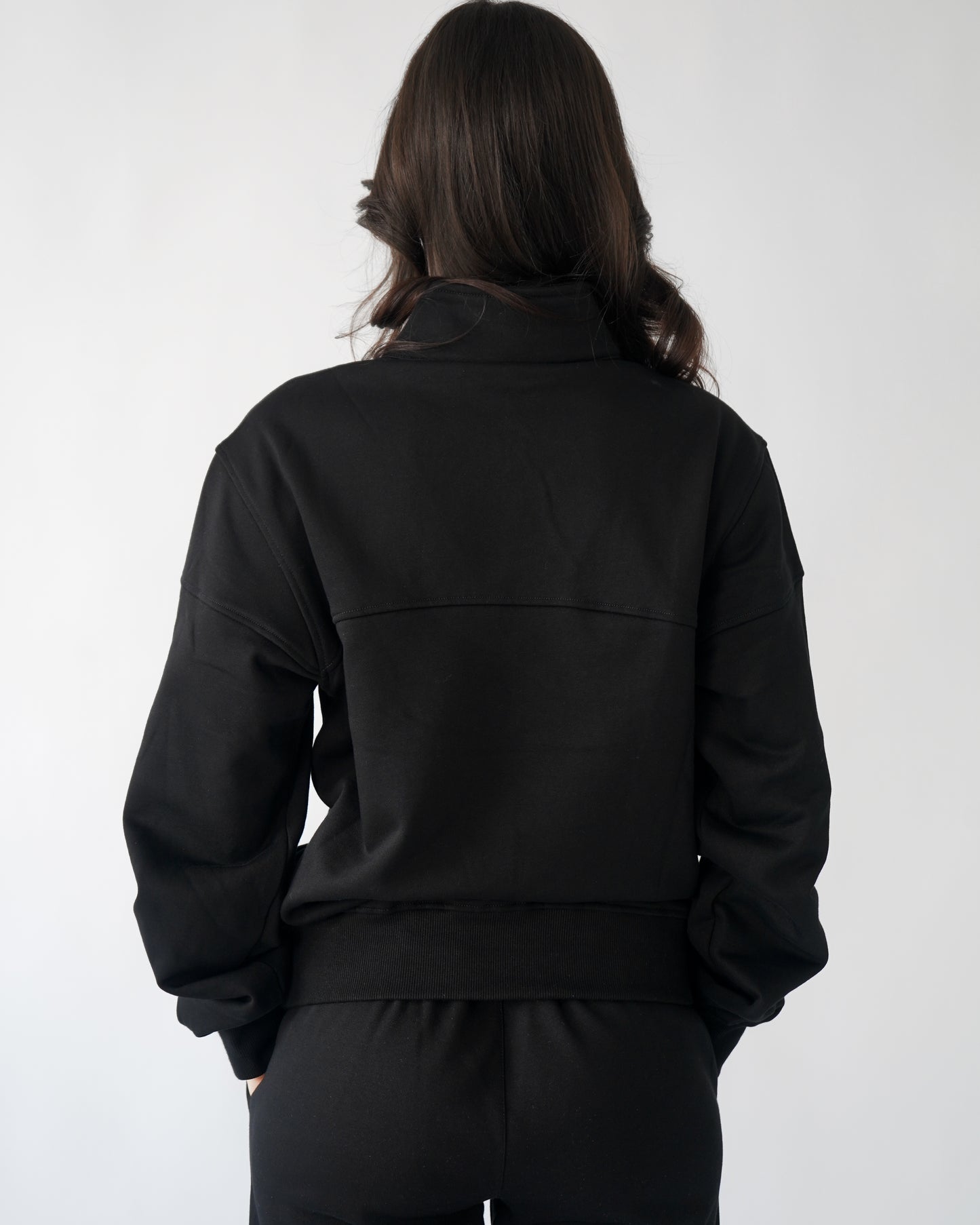 Essential Quarter Zip - Black