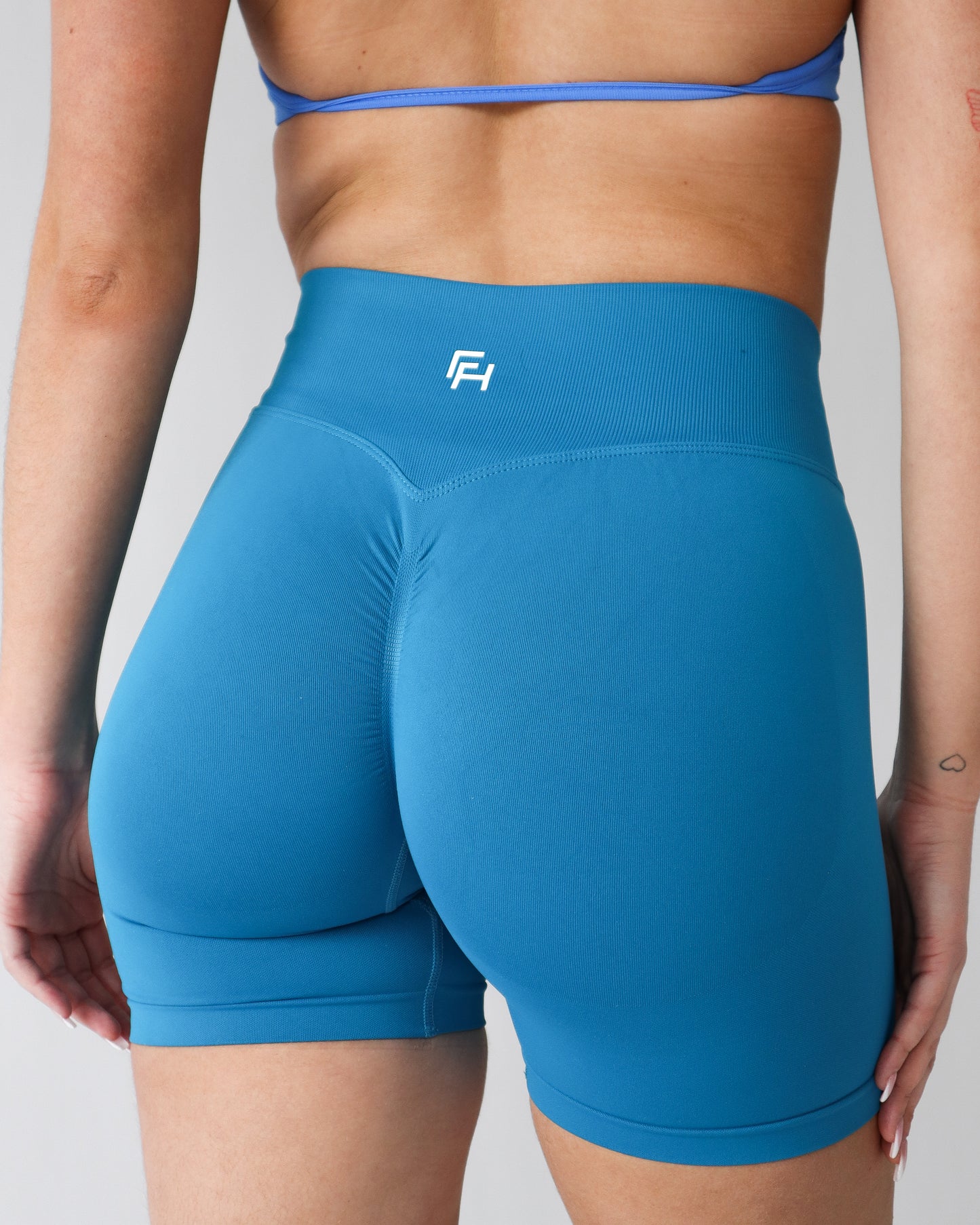 Enhance Contour Shorts 5" - Lagoon