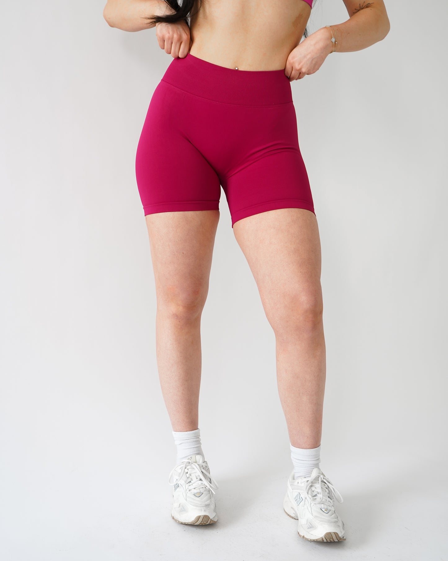 Enhance Contour Shorts 5" - Pomegranate